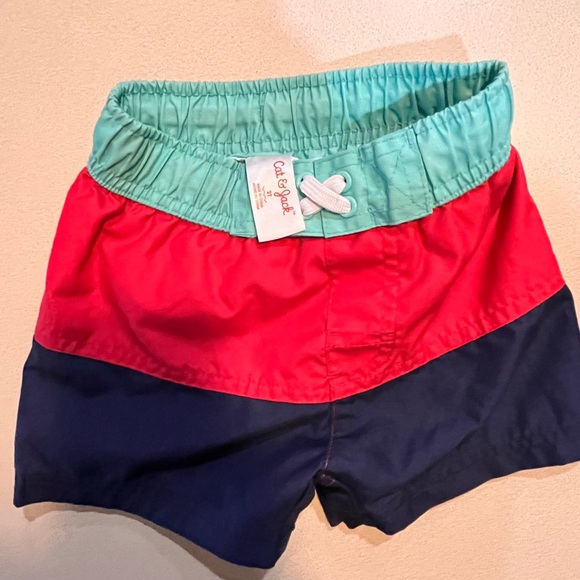 EUC Boys 2T rash guard and swim trunks bundle - Picture 3 of 4